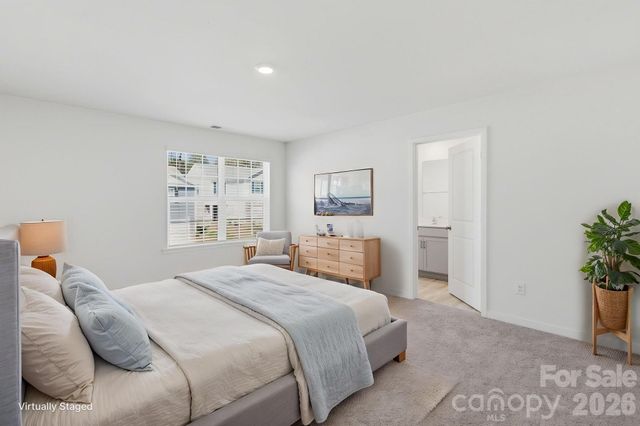 1006 20th Avenue Loop SE, Hickory, NC 28602