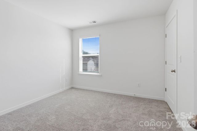 1006 20th Avenue Loop SE, Hickory, NC 28602