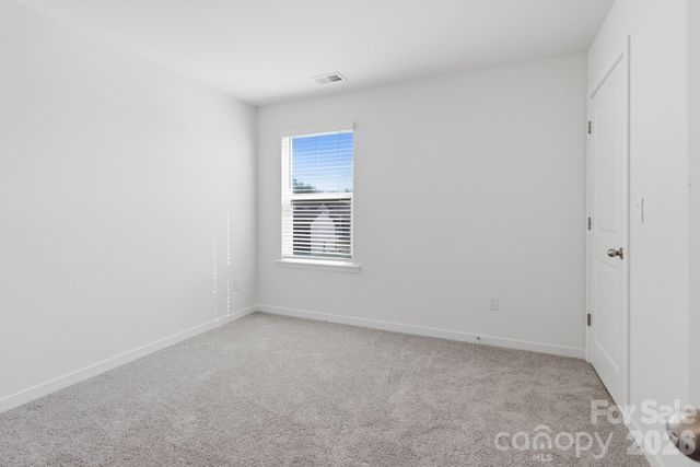 1006 20th Avenue Loop SE, Hickory, NC 28602