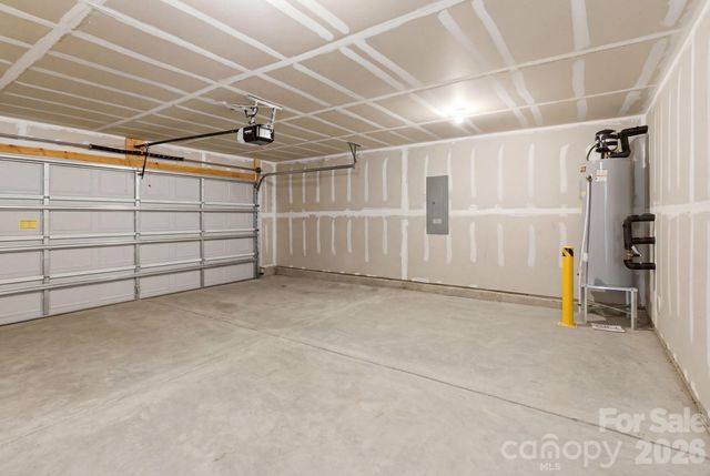 1006 20th Avenue Loop SE, Hickory, NC 28602