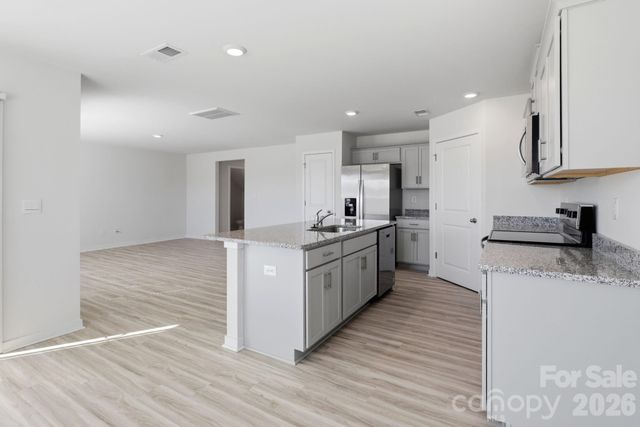 1006 20th Avenue Loop SE, Hickory, NC 28602