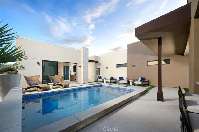 4532 Thunderbird Way, Palm Springs, CA 92262
