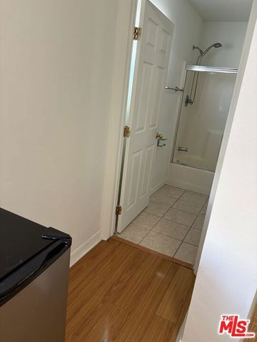 1531 Cambria Street, Los Angeles, CA 90017