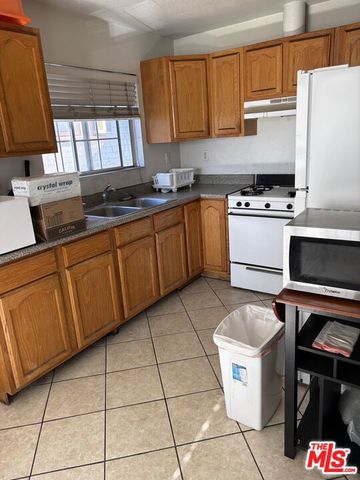 1531 Cambria Street, Los Angeles, CA 90017