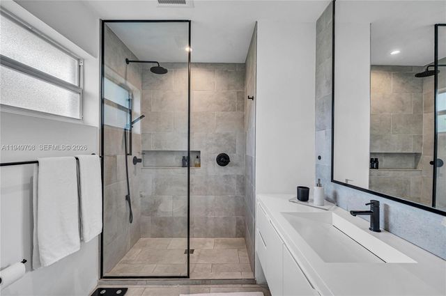 5516 Sardinia St, Coral Gables, FL 33146