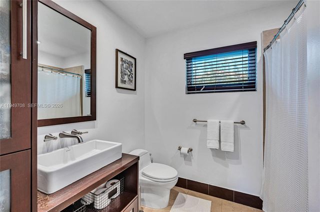 5516 Sardinia St, Coral Gables, FL 33146