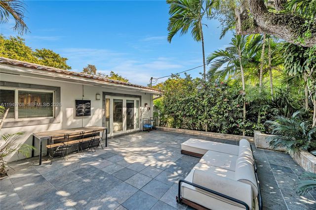 5516 Sardinia St, Coral Gables, FL 33146