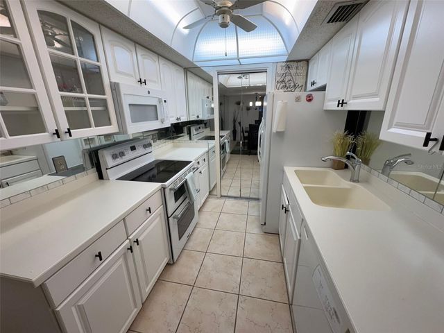 6114 43RD STREET W 104E, Bradenton, FL 34210