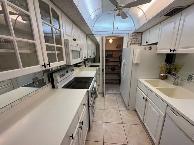 6114 43RD STREET W 104E, Bradenton, FL 34210