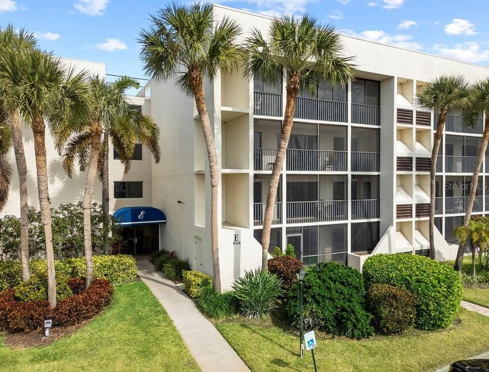 6114 43RD STREET W 104E, Bradenton, FL 34210