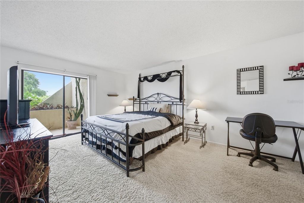 Image 11 of property listing at 6114 43RD STREET W 104E, Bradenton, FL 34210