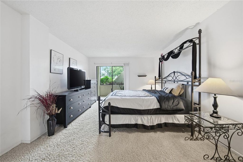 Image 12 of property listing at 6114 43RD STREET W 104E, Bradenton, FL 34210