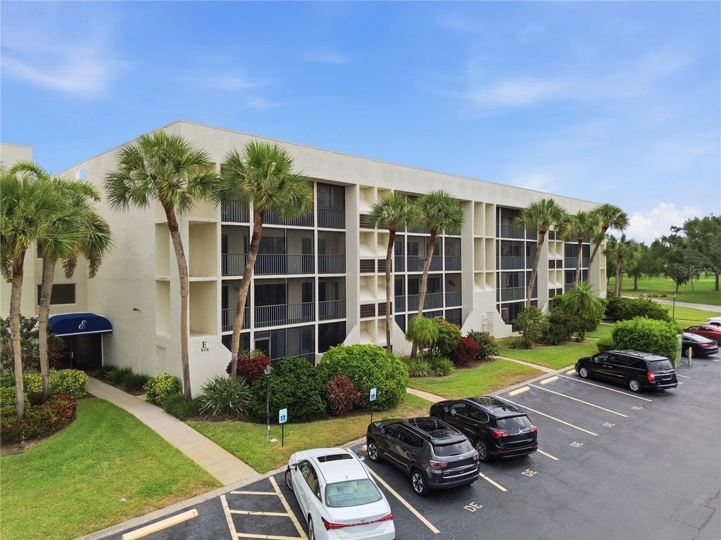 Image 3 of property listing at 6114 43RD STREET W 104E, Bradenton, FL 34210