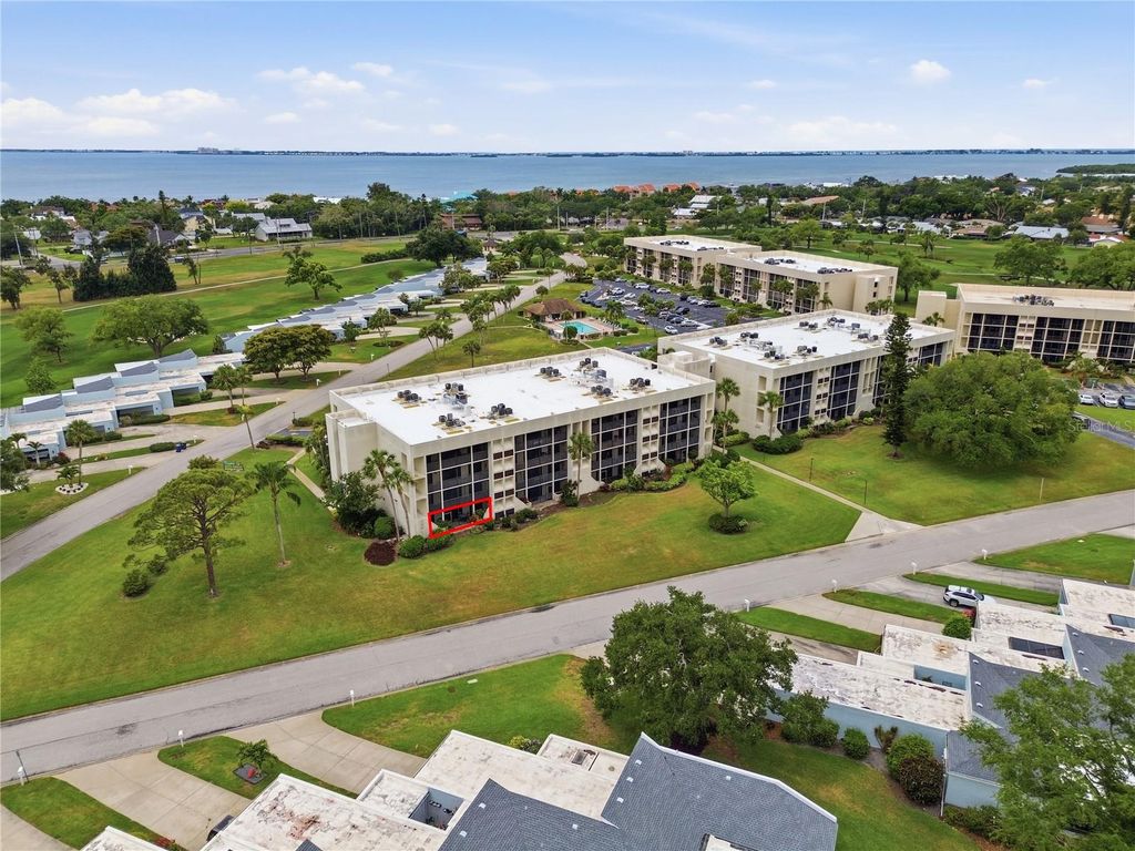 Image 5 of property listing at 6114 43RD STREET W 104E, Bradenton, FL 34210