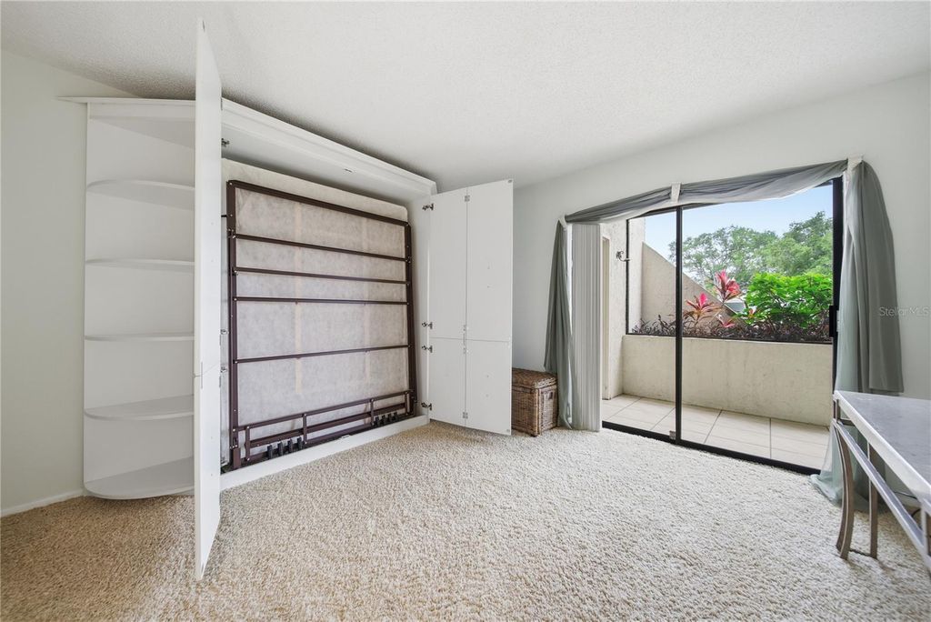 Image 9 of property listing at 6114 43RD STREET W 104E, Bradenton, FL 34210