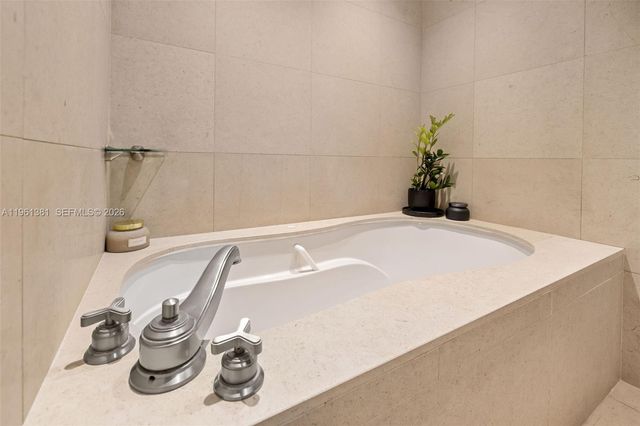 6799 Collins Ave 506, Miami Beach, FL 33141