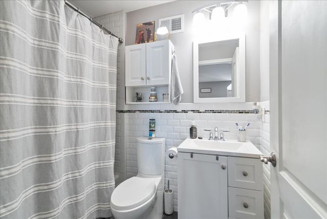 252 GRACE AVE, Secaucus, NJ 07094