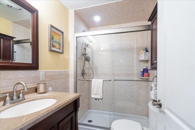 252 GRACE AVE, Secaucus, NJ 07094