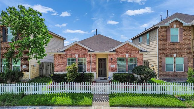 7334 Autumn Sun Drive, Houston, TX 77083