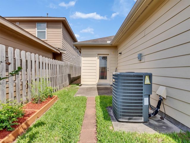 7334 Autumn Sun Drive, Houston, TX 77083