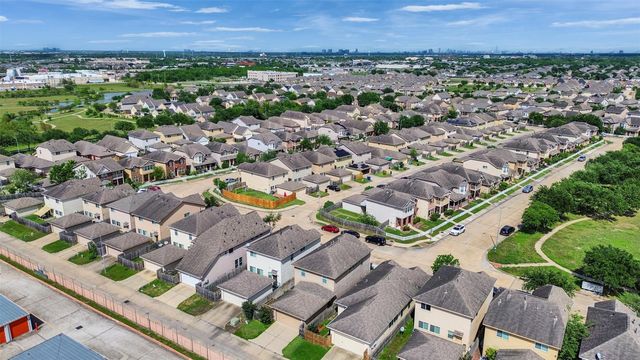 7334 Autumn Sun Drive, Houston, TX 77083