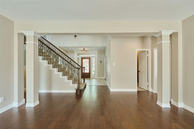 6623 Lussier Drive, Sugar Land, TX 77479