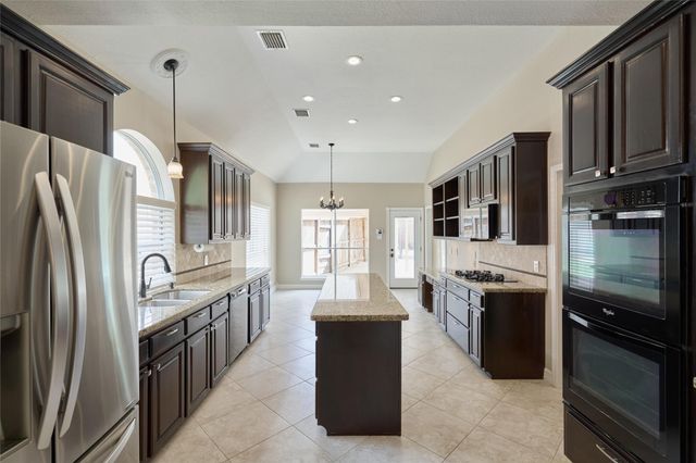 6623 Lussier Drive, Sugar Land, TX 77479