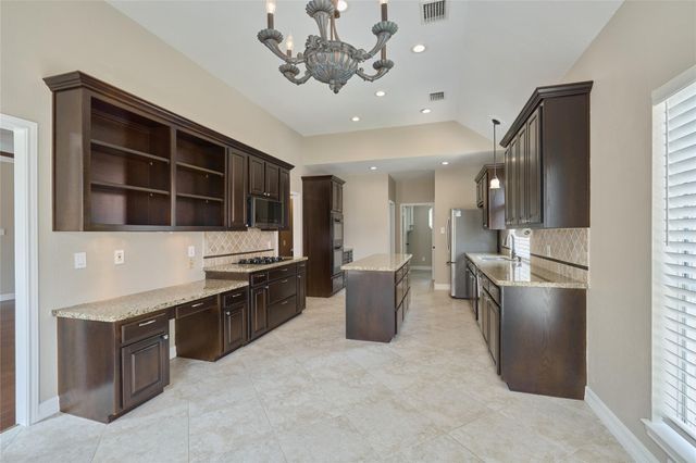 6623 Lussier Drive, Sugar Land, TX 77479