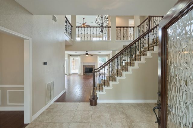 6623 Lussier Drive, Sugar Land, TX 77479