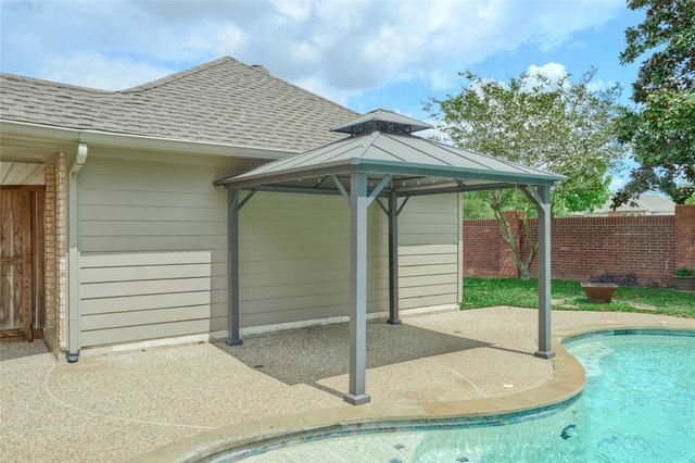 6623 Lussier Drive, Sugar Land, TX 77479