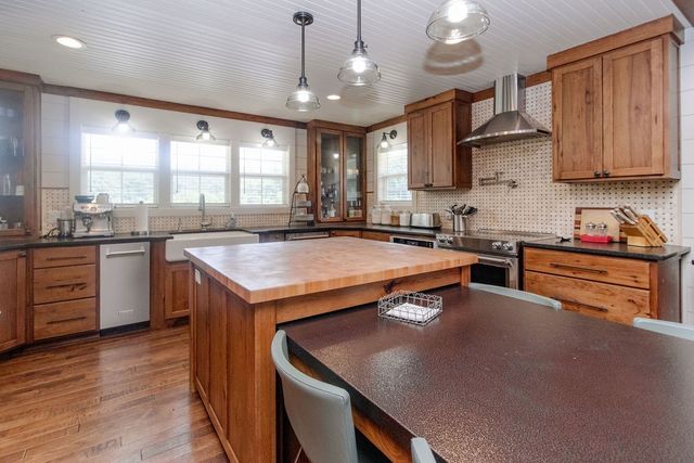 19055 Cove Creek Road, Prairie Grove, AR 72753