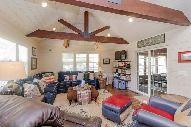 19055 Cove Creek Road, Prairie Grove, AR 72753