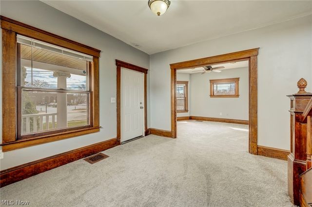 4432 Pearl Road, Cleveland, OH 44109