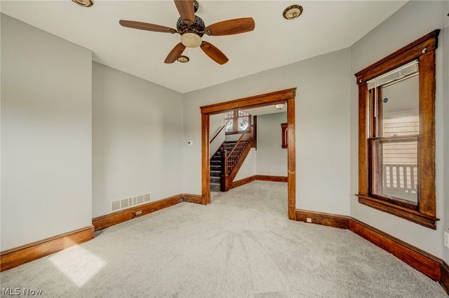4432 Pearl Road, Cleveland, OH 44109