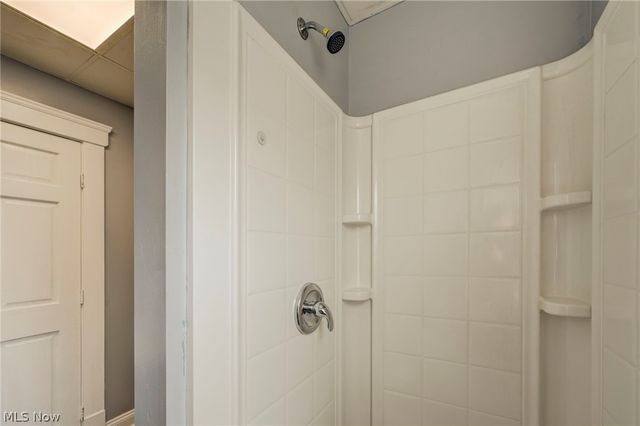 4432 Pearl Road, Cleveland, OH 44109