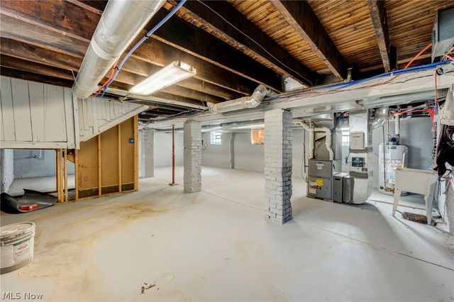 4432 Pearl Road, Cleveland, OH 44109