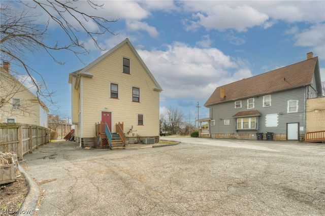4432 Pearl Road, Cleveland, OH 44109
