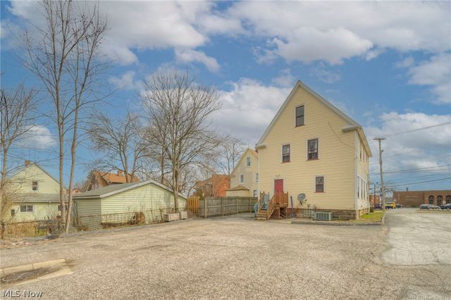4432 Pearl Road, Cleveland, OH 44109