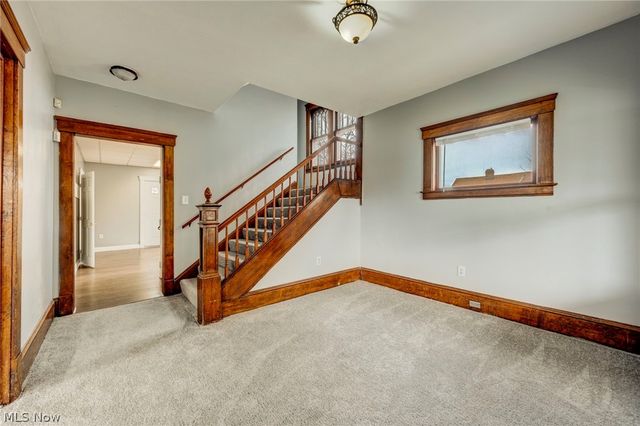 4432 Pearl Road, Cleveland, OH 44109