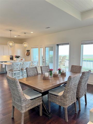 802 18th St Street, Port Bolivar, TX 77650