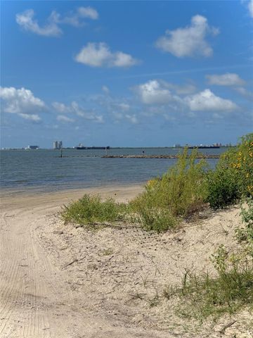 802 18th St Street, Port Bolivar, TX 77650