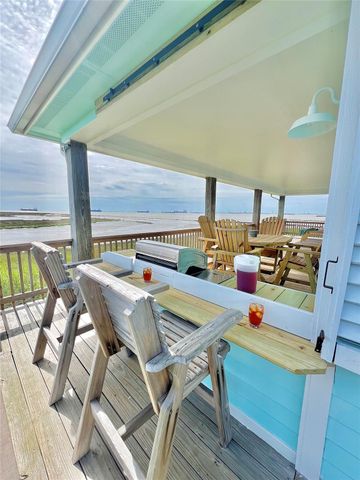 802 18th St Street, Port Bolivar, TX 77650
