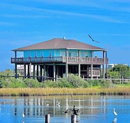 802 18th St Street, Port Bolivar, TX 77650