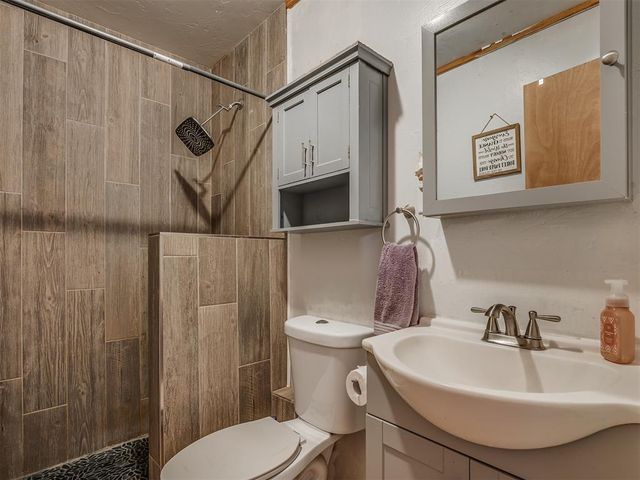 335827 E Winding Road, Mcloud, OK 74851