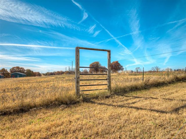 335827 E Winding Road, Mcloud, OK 74851