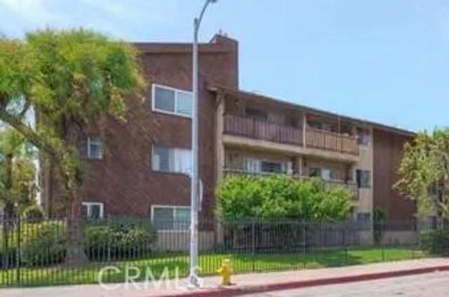 8505 Columbus Avenue 111, North Hills, CA 91343