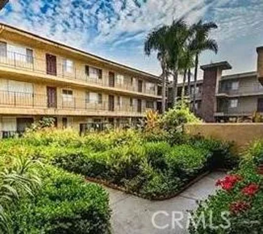 8505 Columbus Avenue 111, North Hills, CA 91343