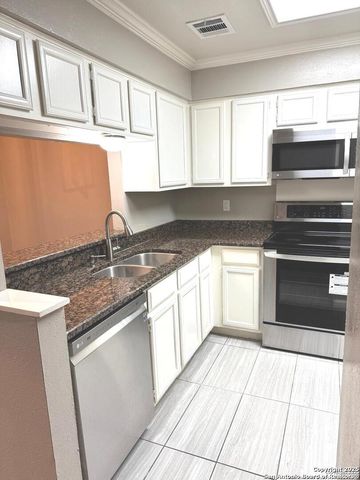 11839 Parliament St Apt 624, San Antonio, TX 78216