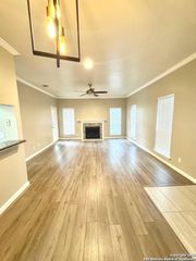 11839 Parliament St Apt 624, San Antonio, TX 78216