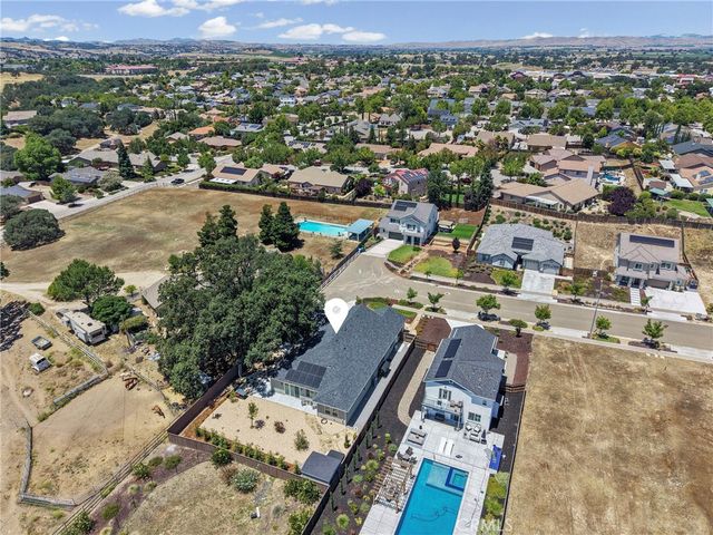 1908 Catahoula Court, Paso Robles, CA 93446